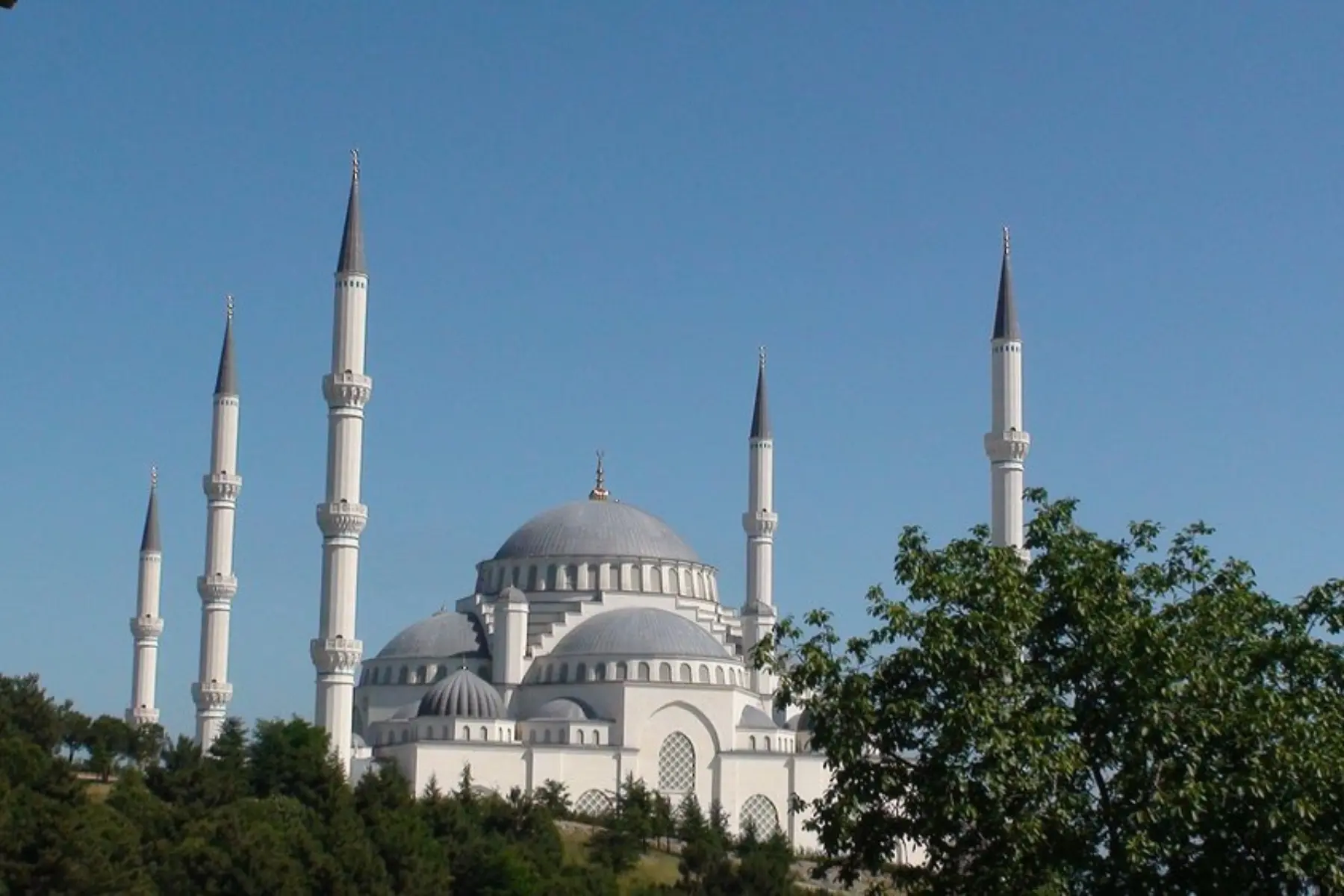 Bosphorus Cruise with Two Continets